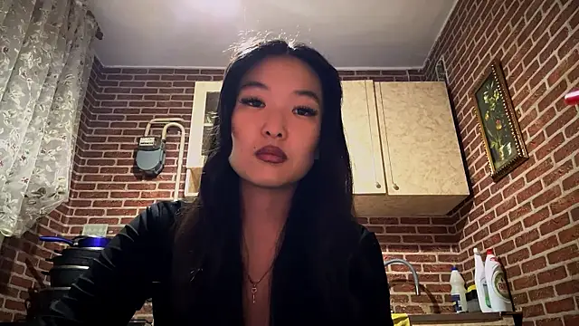 EmmaLeexth online show from 12/14/25, 01:49