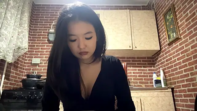 EmmaLeexth online show from 02/15/26, 02:16