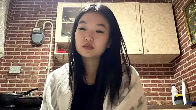 EmmaLeexth online show from 02/11/26, 02:06