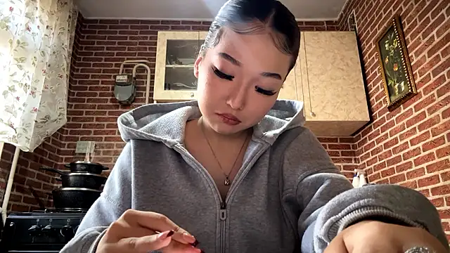 EmmaLeexth online show from 03/19/26, 11:32