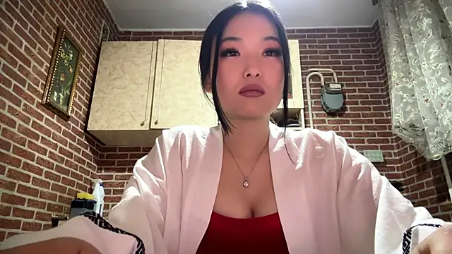 EmmaLeexth online show from 04/05/26, 02:13