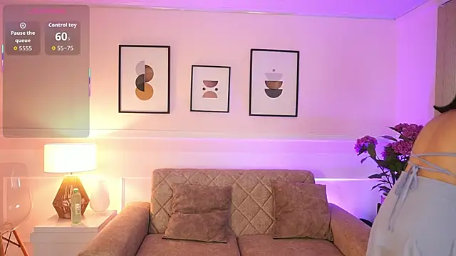 BillieBrownn online show from 10/24/25, 07:02