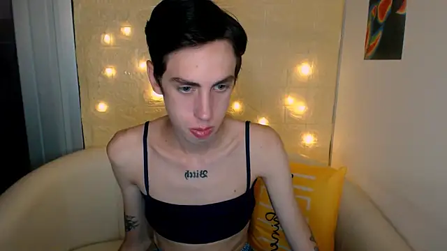 Snapshot of AlexNaughty14 chatting on 09/18/25, 02:53 AlexNaughty14 online show from 09/18/25, 02:53