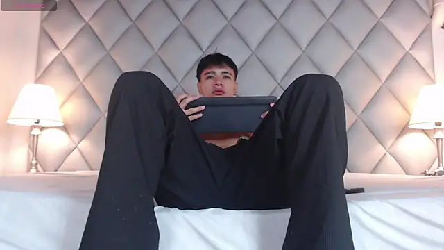 Clement Reyes online show from 10/02/25, 12:52