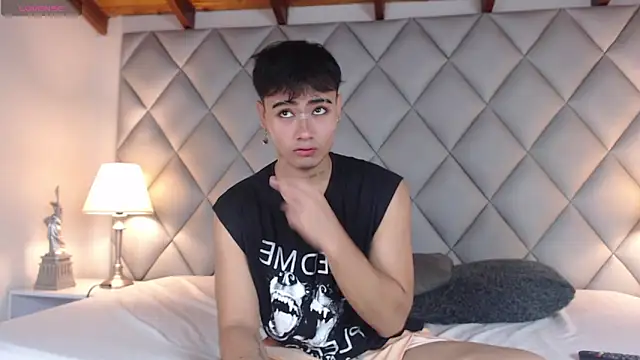 Clement Reyes online show from 10/04/25, 01:12