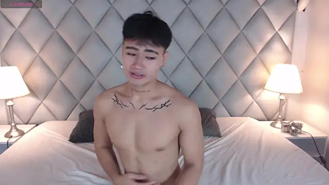 Clement Reyes online show from 10/10/25, 01:23