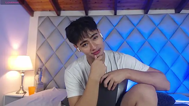 Clement Reyes online show from 11/06/25, 01:26