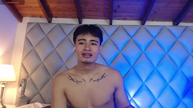 Clement Reyes online show from 11/04/25, 01:15