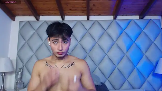 Clement Reyes online show from 10/31/25, 01:19