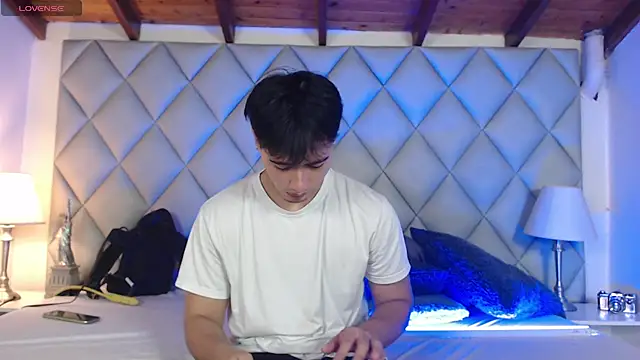 Clement Reyes online show from 11/12/25, 01:04