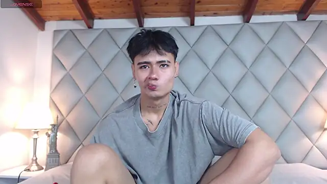 Clement Reyes online show from 10/18/25, 01:02