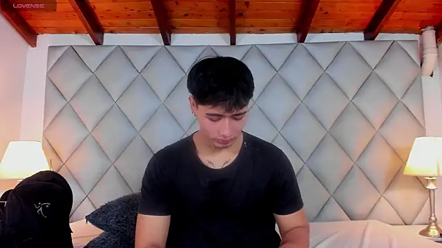 Clement Reyes online show from 11/23/25, 04:28