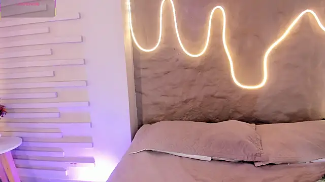 Naomy gyal online show from 11/22/25, 07:13