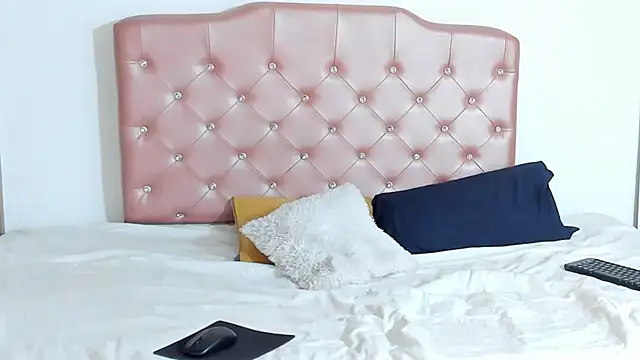 IslaRose7 online show from 03/05/26, 12:46