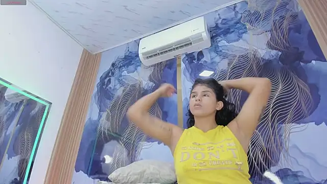 Anabacker01 online show from 11/05/25, 07:39