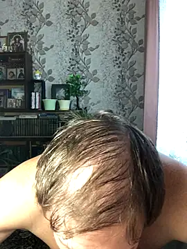 Snapshot of Night_Alex chatting on 10/12/25, 09:43 Night Alex online show from 10/12/25, 09:43