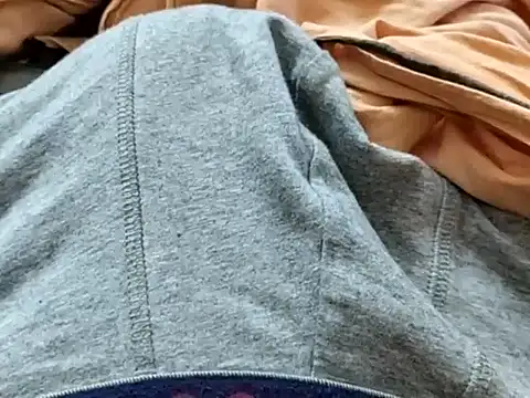 Snapshot of johnhonai001 chatting on 09/19/25, 02:32 johnhonai001 online show from 09/19/25, 02:32