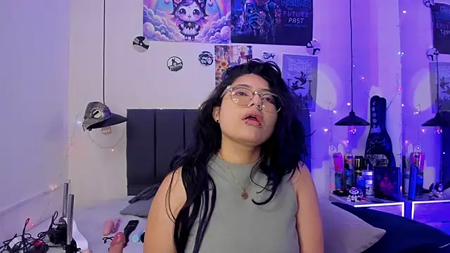 SabrinaV  online show from 07/06/26, 11:28