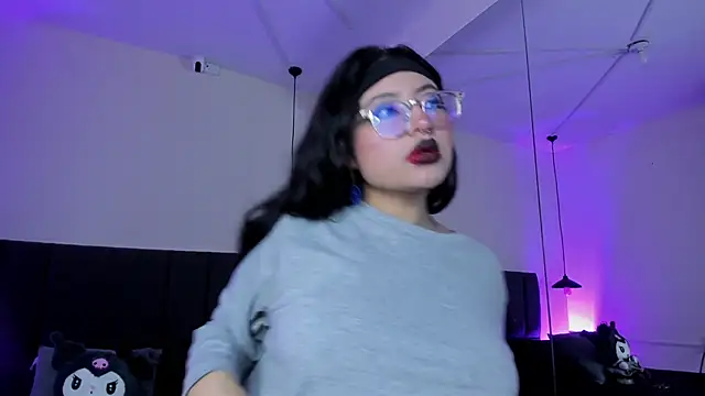 Snapshot of SabrinaV_ chatting on 11/07/25, 11:26 SabrinaV online show from 11/07/25, 11:26