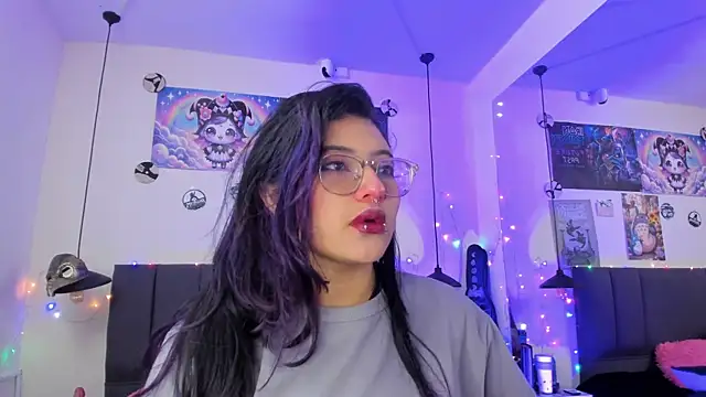 SabrinaV  online show from 06/11/26, 11:18