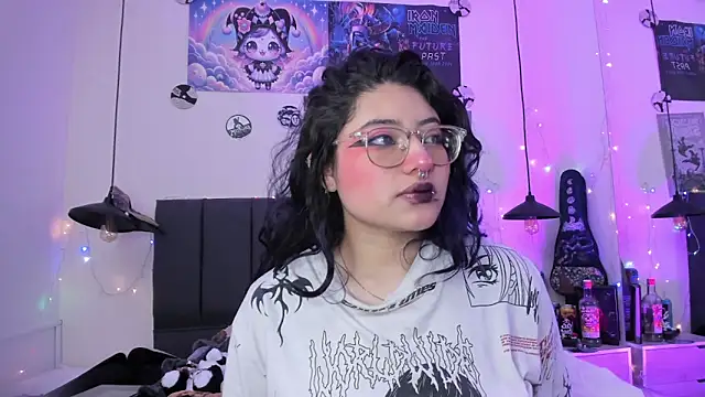 SabrinaV  online show from 04/17/26, 11:35