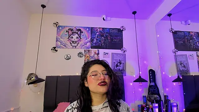 SabrinaV  online show from 06/04/26, 11:26