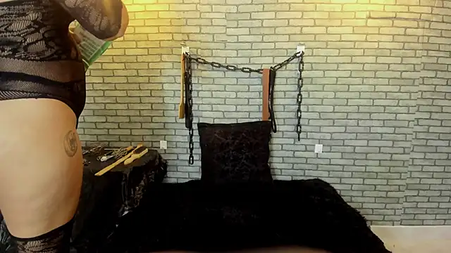 Snapshot of BDSM_MEDUZA chatting on 11/13/25, 07:40 BDSM MEDUZA online show from 11/13/25, 07:40