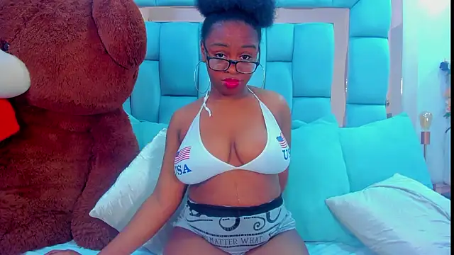 hazellanee online show from 03/29/26, 05:20