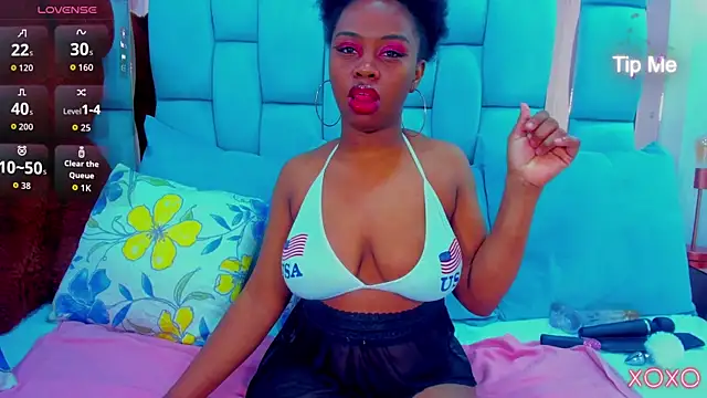 hazellanee online show from 03/01/26, 10:43