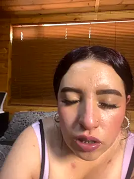 Snapshot of Dani_and_Ander chatting on 10/02/25, 07:06 Dani and Ander online show from 10/02/25, 07:06