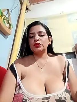 Snapshot of Hugueboobs_chantall_ chatting on 09/26/25, 11:44 Hugueboobs chantall online show from 09/26/25, 11:44