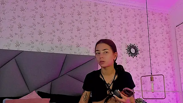 meganandtylerr19 online show from 11/06/25, 11:25