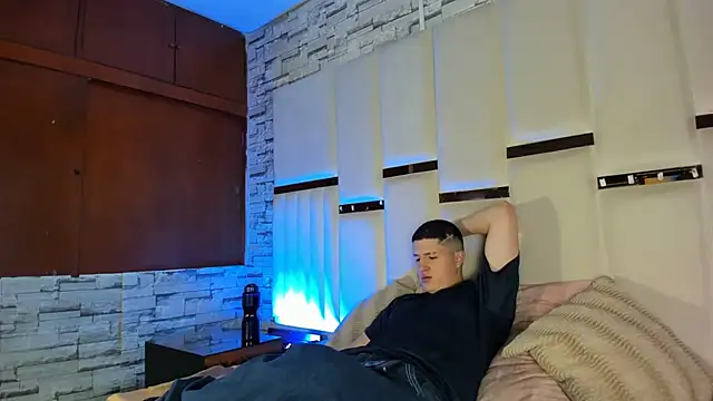 ANLLELOAndANGELA online show from 04/15/26, 05:28