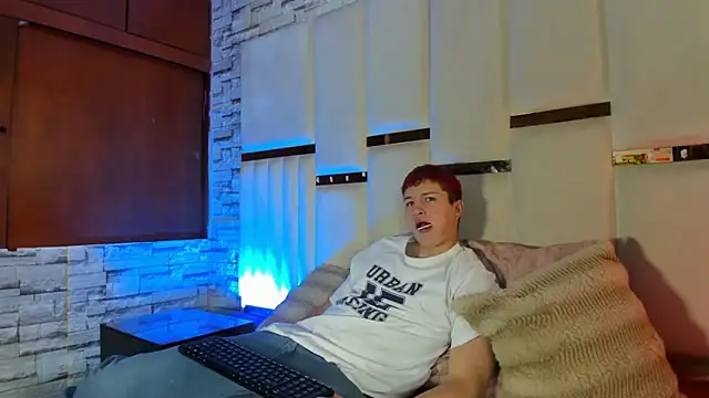 ANLLELOAndANGELA online show from 03/15/26, 04:03