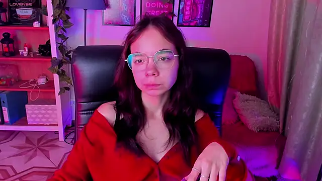 Snapshot of Elise_Noir chatting on 10/12/25, 03:35 Elise Noir online show from 10/12/25, 03:35