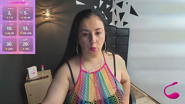 Snapshot of AgataThompson_ chatting on 09/22/25, 06:36 AgataThompson online show from 09/22/25, 06:36