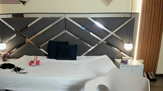 AgataThompson  online show from 02/24/26, 07:15