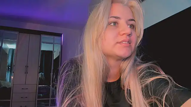 BarbaraSiren online show from 10/12/25, 03:57