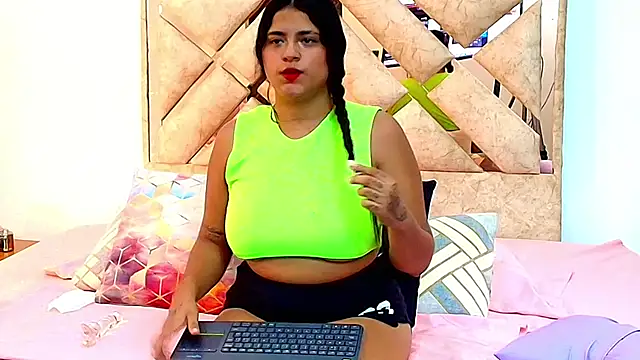 Selenegomezz online show from 11/21/25, 07:35