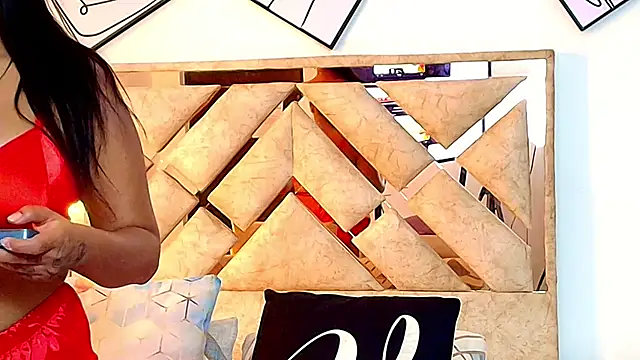 Selenegomezz online show from 11/16/25, 09:19