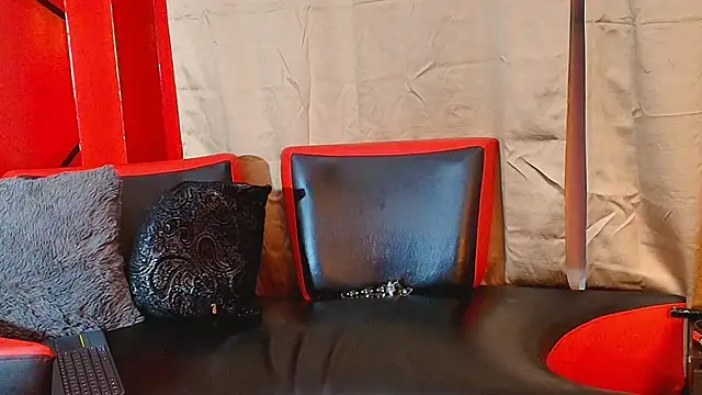 Selenegomezz online show from 11/03/25, 07:39