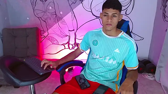 Snapshot of deivid_bigcock1 chatting on 02/24/26, 12:22 deivid bigcock1 online show from 02/24/26, 12:22