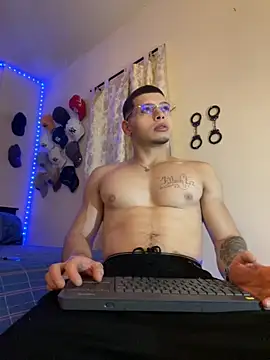 Snapshot of Matt_your_master_ chatting on 10/18/25, 12:34 Matt your master online show from 10/18/25, 12:34