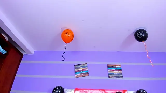 Emily Swiftt online show from 10/30/25, 03:38