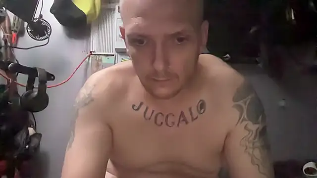 Snapshot of lickyluke17 chatting on 07/16/26, 04:53 lickyluke17 online show from 07/16/26, 04:53