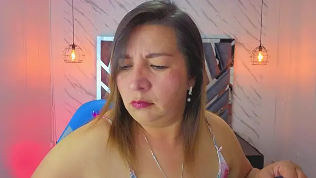 Snapshot of MaylinRosse_ chatting on 06/11/26, 06:38 MaylinRosse online show from 06/11/26, 06:38
