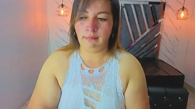 Snapshot of MaylinRosse_ chatting on 07/06/26, 07:38 MaylinRosse online show from 07/06/26, 07:38