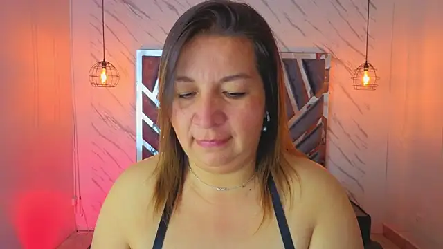 Snapshot of MaylinRosse_ chatting on 06/11/26, 12:32 MaylinRosse online show from 06/11/26, 12:32