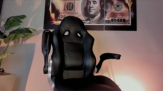 Snapshot of chrizmacgregor chatting on 02/08/26, 11:57 chrizmacgregor online show from 02/08/26, 11:57