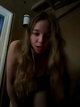 Snapshot of blondefun3818 chatting on 10/20/25, 02:46 blondefun3818 online show from 10/20/25, 02:46